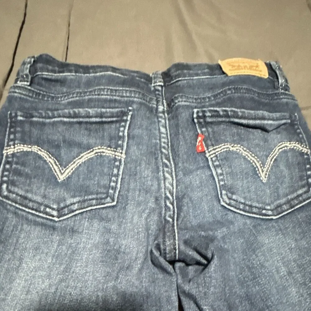 Levis levi 710